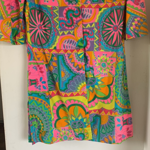 Vintage 60s psychedelic mini tunic dress, pearlescent blue buttons, 3/4 sleeve - Picture 4 of 7